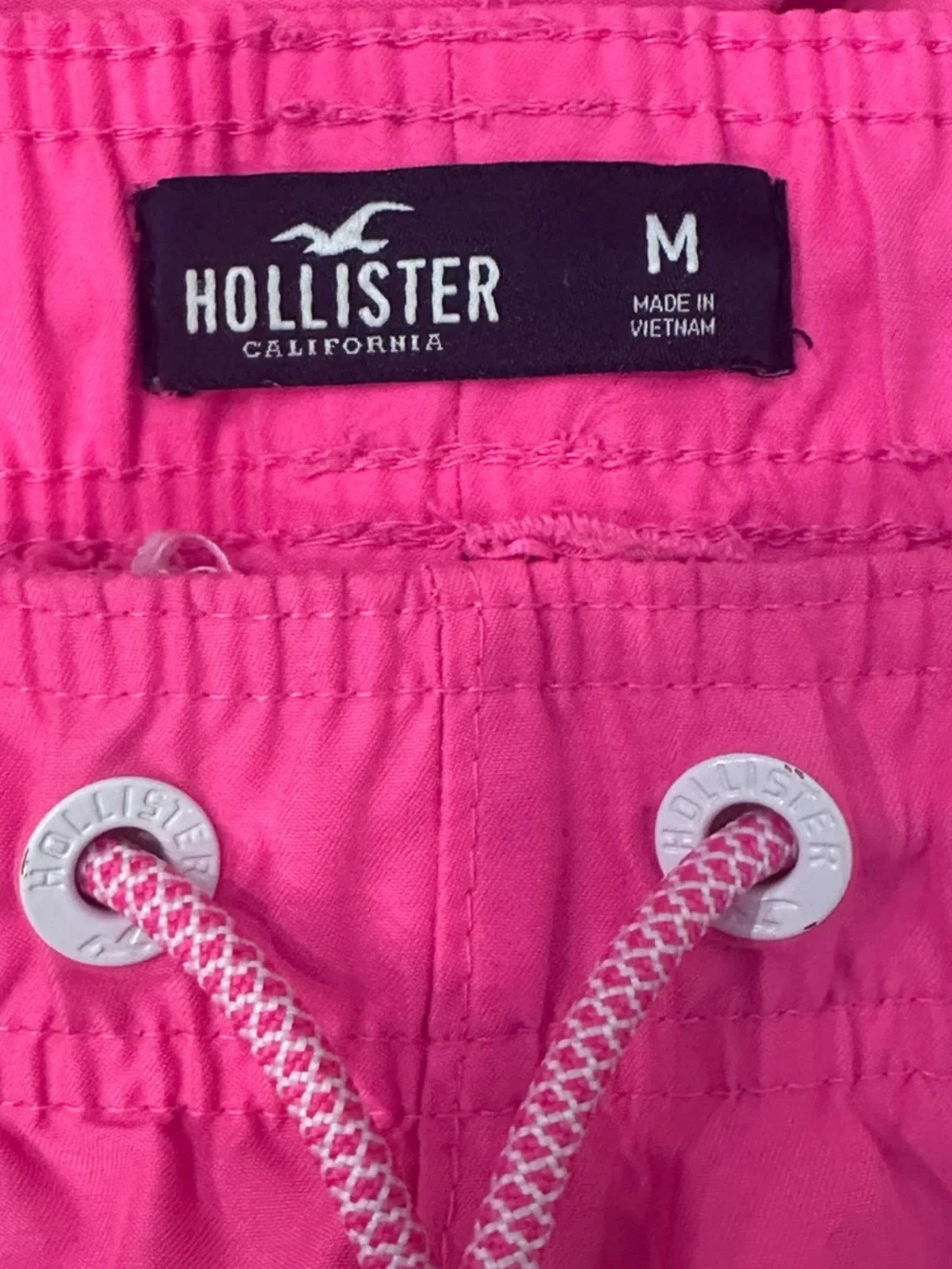 Hollister Neon Pink Swim Trunks Board Shorts 5.5” Inseam Men’s Medium